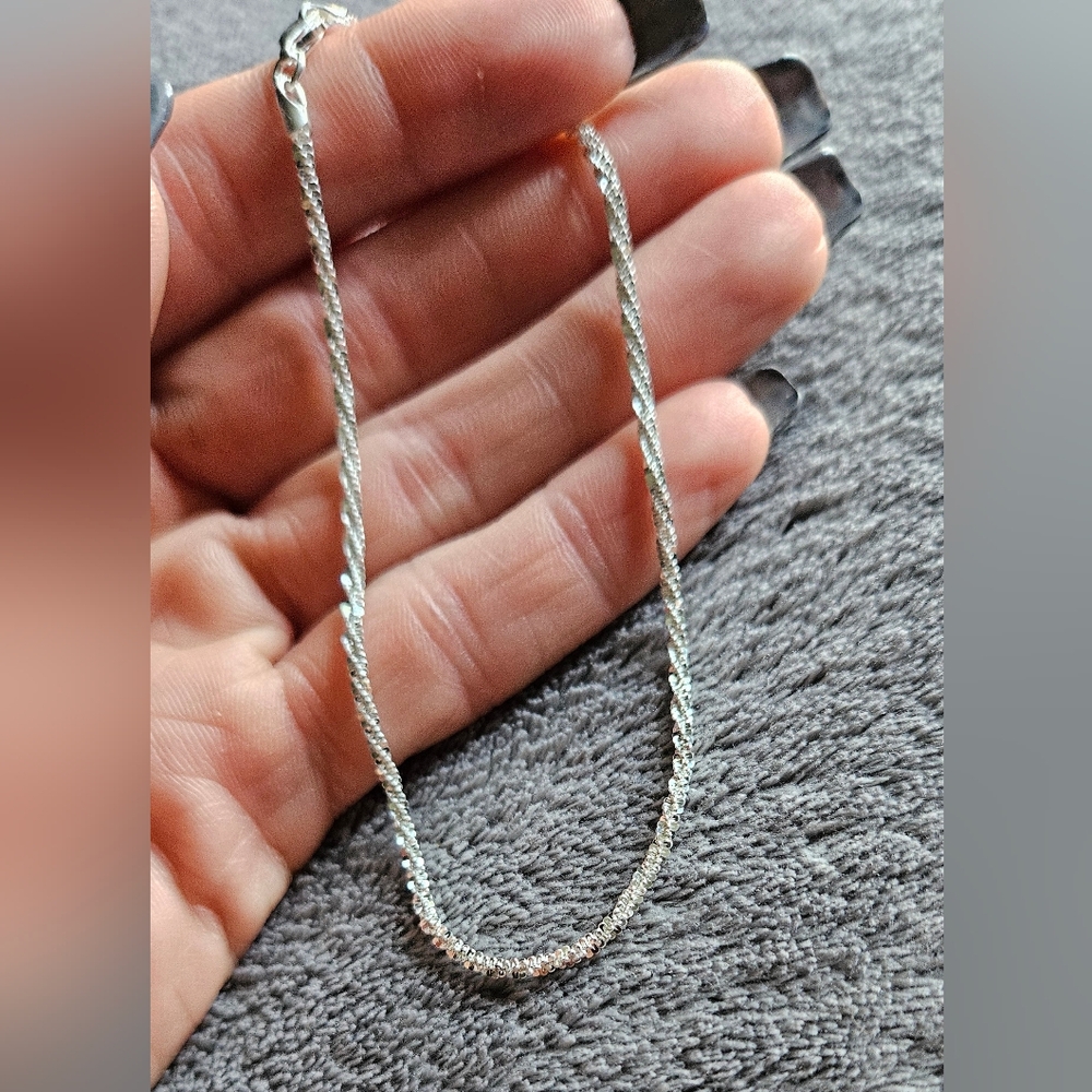 Elegant Silver Twisted Chain Bracelet